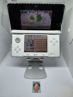 M0DD3D Nintendo White 3DS Comes with 1000+ Games!)