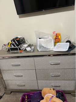 Dresser for $40!! Move in sale!!