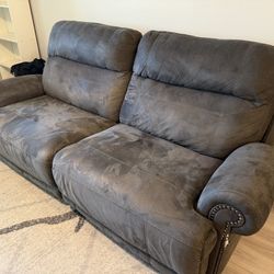 Reclining Loveseat Couch – Comfortable & Functional!