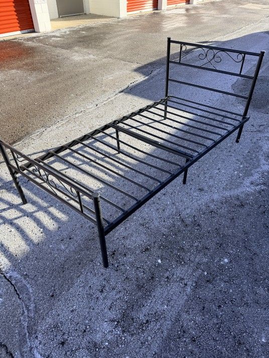 Metal Twin Bed  Frame