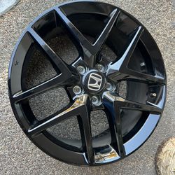 Single Honda Civic Rim 18” Oem New Condition ( One 1 Wheel Only )( Solamente Un 1 Rin ) Como Nuevo 