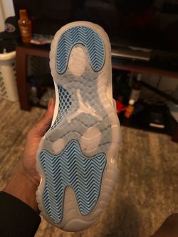 Air Jordan 11 lows UNC