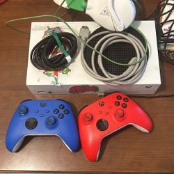 Xbox Series S With 2 controllers And Turtle Beach Recon Headset