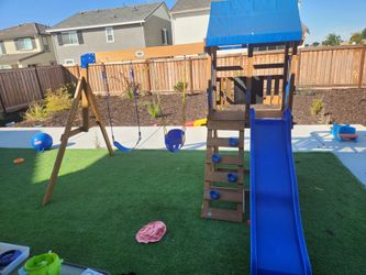 Play structure