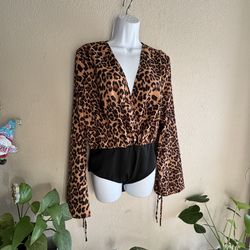 6 different women bodysuits