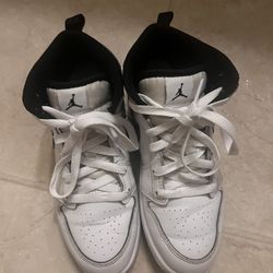 Refurbished Jordan 1s Size US 3Y