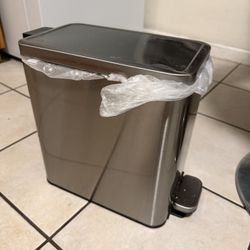 Set of 2 Stainless Steel Trash Can