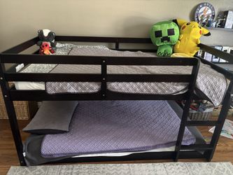Twin Bunk Beds with mattresses