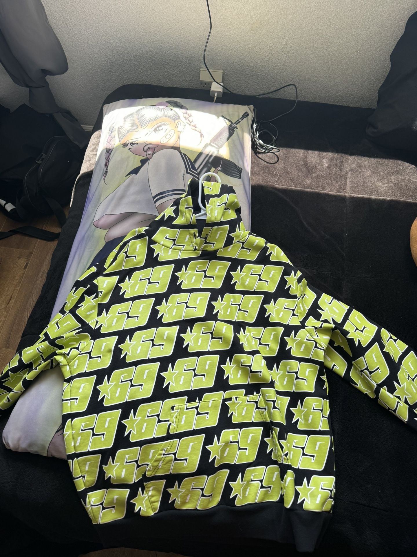 DIVA 69 HOODIE