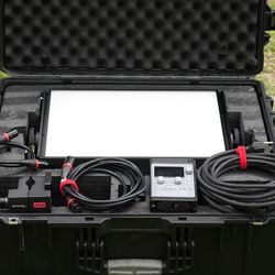 Aputure Nova p300c, rolling case, soft box - near mint