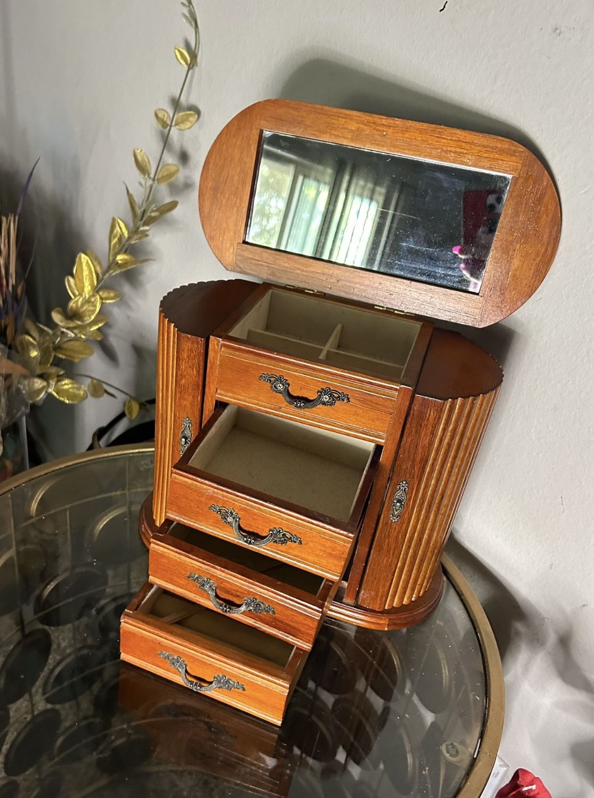 Cutest Table-Top, Seven-Compartment Jewelry Box