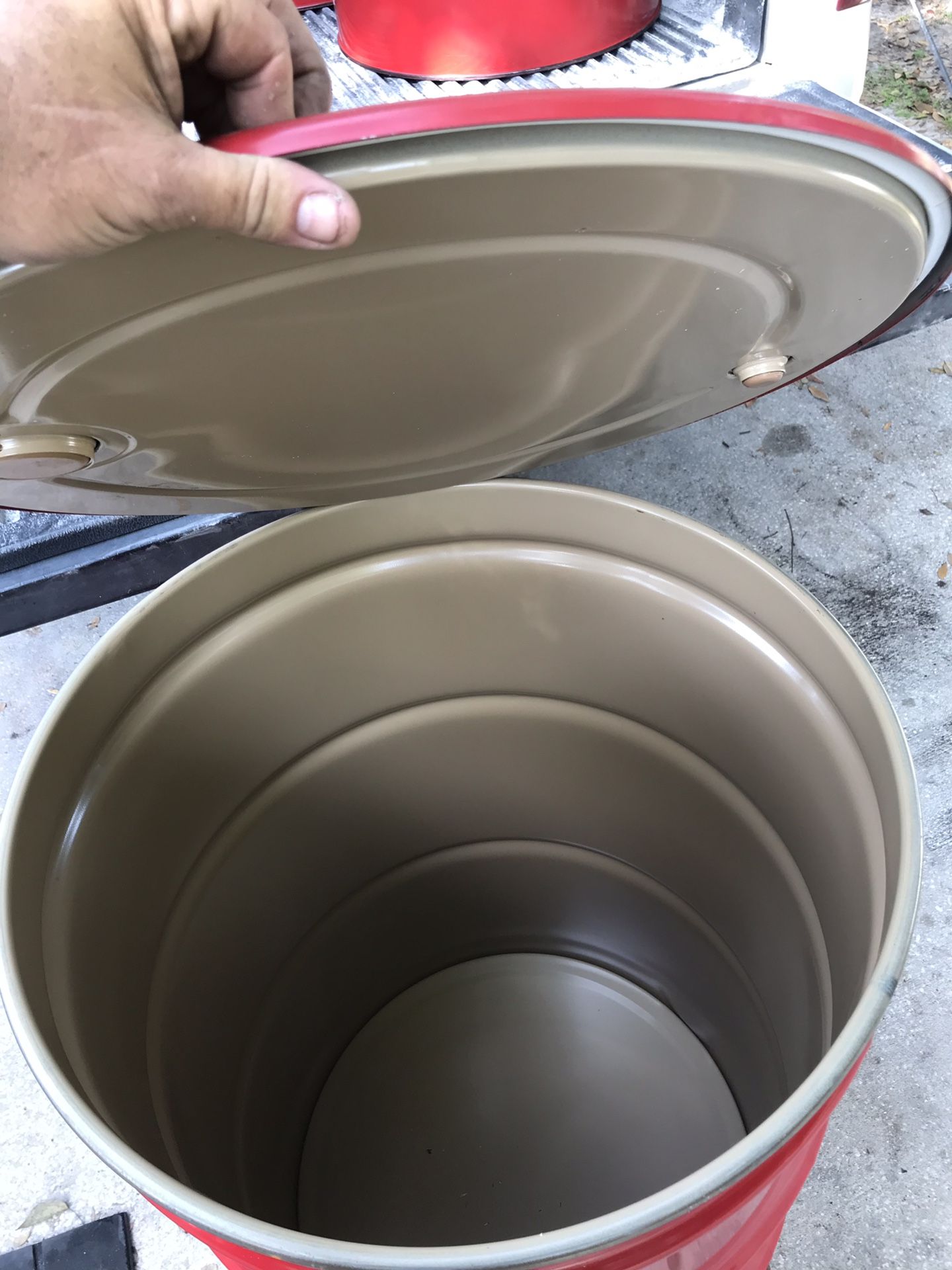 Super clean!! 55 gallon drums with easy lock lids!! for Sale in Plant