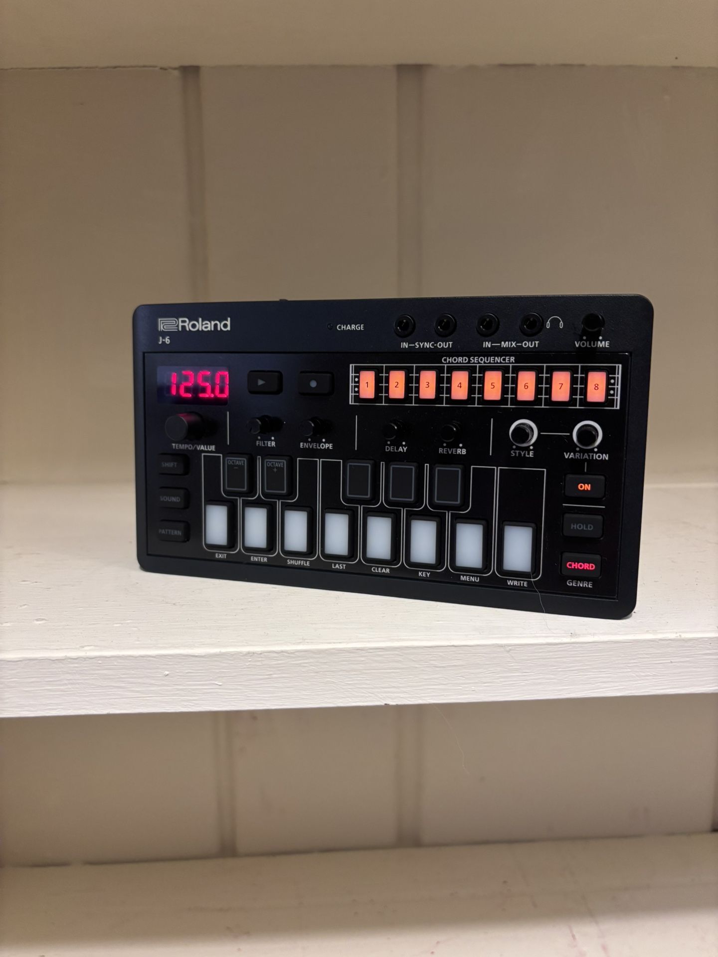 Roland J-6 Compact Synthesizer