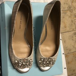 7.5 size Antonio Melani chaulk/silver leather jeweled, peep toe, wedge, size 7.5 M shoes