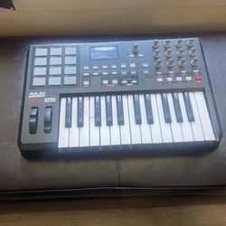 Akai MPK25 Midi Keyboard