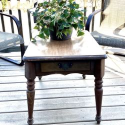 Wooden End Table With One Drawer- Project Piece