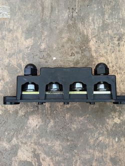 250A 4-post power distribution block busbar