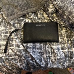 Micheal Kors Purse ( Brand New