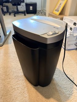 FELLOWES W11C SHREDDER