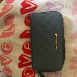 Alexis Bendel Wallet 