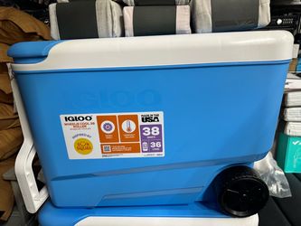 Cooler With Wheels And Handle