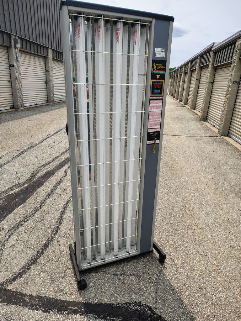 Upright Tanning Bed /Phototherapy