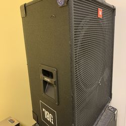 2 JBL subwoofers