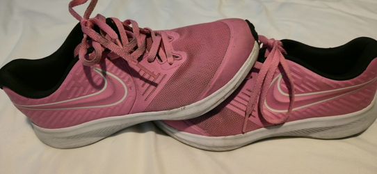 Girls Nikes