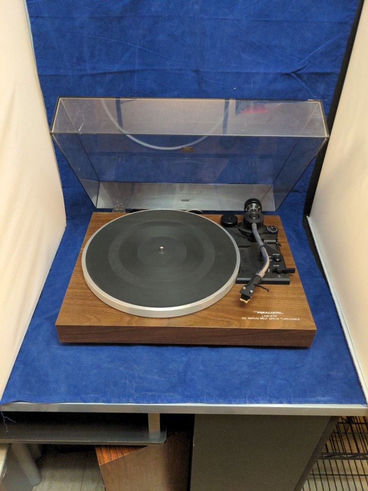 Realistic LAB-270 Turntable
