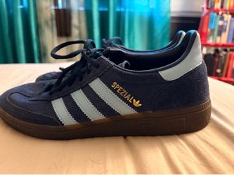 Adidas Spezials - Size: Women’s 8/Mens 6.5