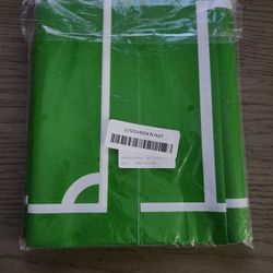 Green Vinyl with White Field-Style Trim 51 X 86 Pack Of 4 Plastic Table Cover
