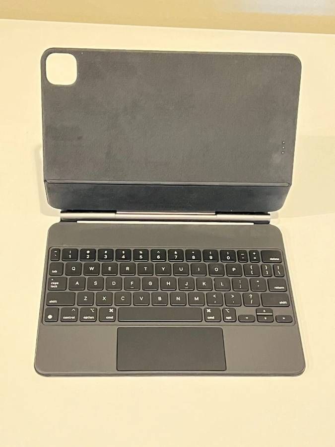 Apple Magic Keyboard (iPad Pro 11")