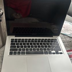Mac Book Pro -selling For Parts