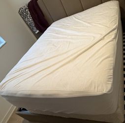 Queen Mattress, BoxSpring, Metal Frame, 2 Pillows