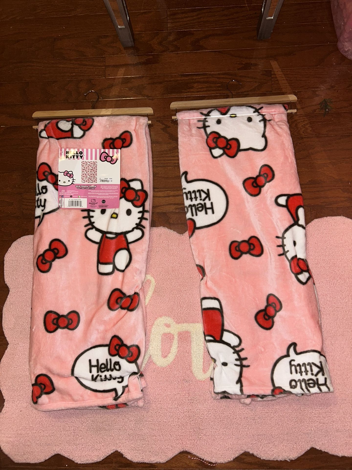 Hello Kitty Throw