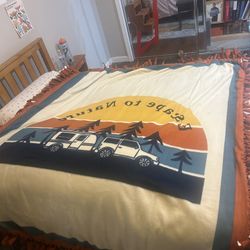 Escape To Nature Tie Blanket 