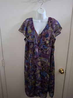 Floral Ruffle V-Neck Dress