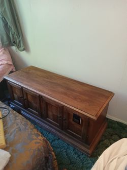 Lane cedar chest