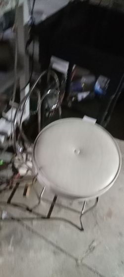 Vanity chair