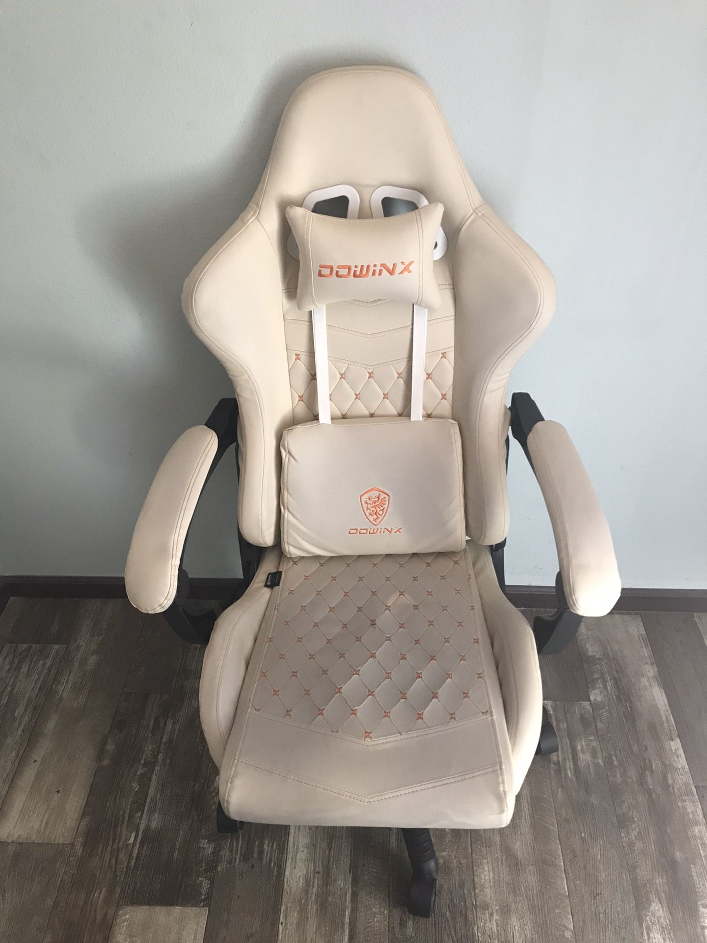 Dowinx Massage Gaming Chair