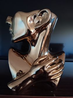 Beautiful Nude Female Upper Body Resin, Plaster Flower Vase ( Ranging From Omm. to https://offerup.com/redirect/?o=NzUubW0=)