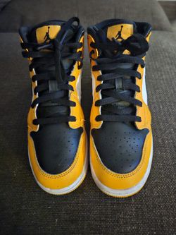 Yellow Jordan 1 Retro
