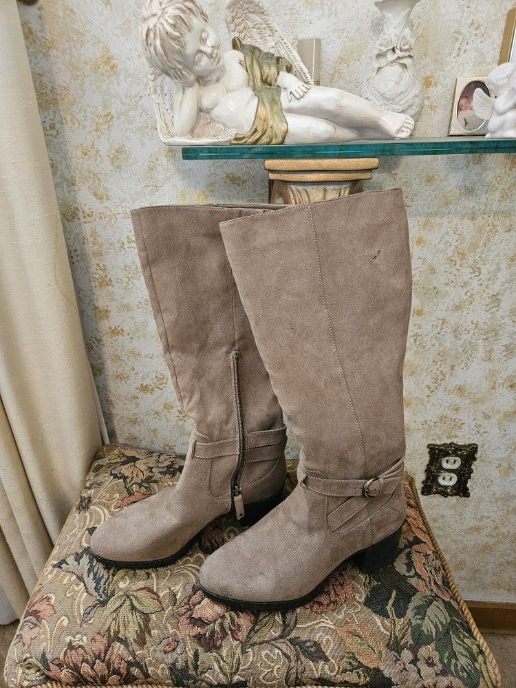 DR. SCHOLL'S WOMEN'S KNEE HIGH BOOTS WITH CHUNKY HEEL