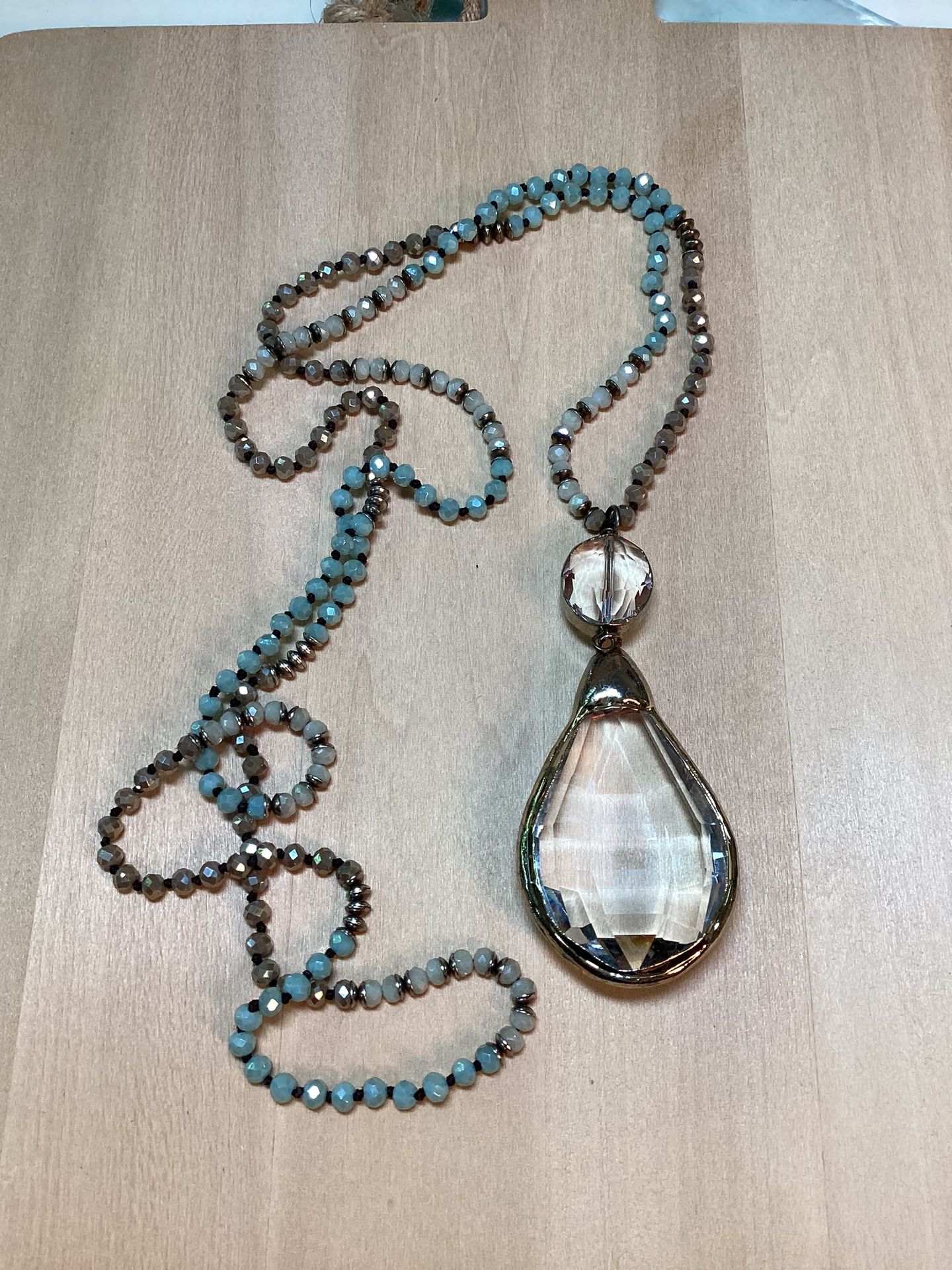 Stunning Vintage Glass Pendant Necklace