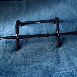 Adjustable Doorway Pull-Up Bar – Multi-Grip – Sturdy Steel Frame