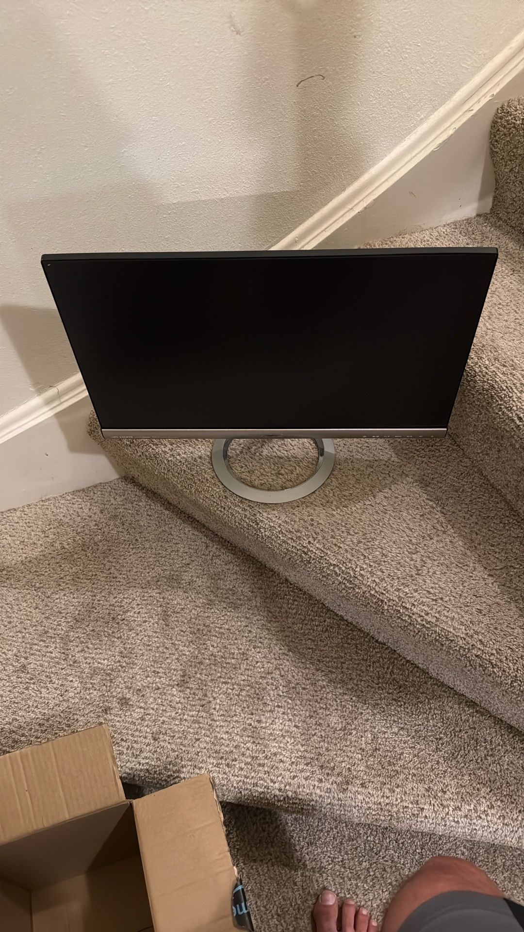 24 in ASUS monitor