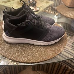 Women Shoes 👟 Reebok Size 9