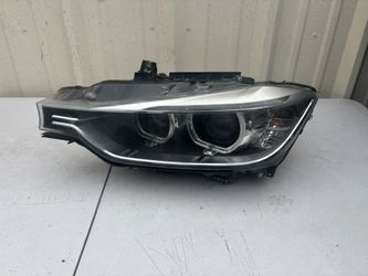 2016 BMW  328i  Driver side Headlight