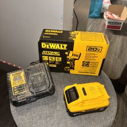 DeWalt Drill & Battery Set 
