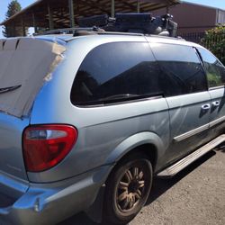 2005 Chrysler Town And Country Touring Edition